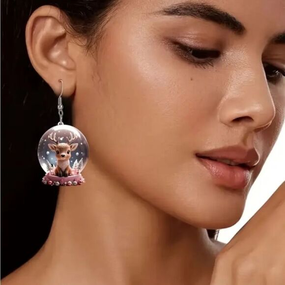 Hand Crafted Festive dangle earrings - Picture 4 of 7